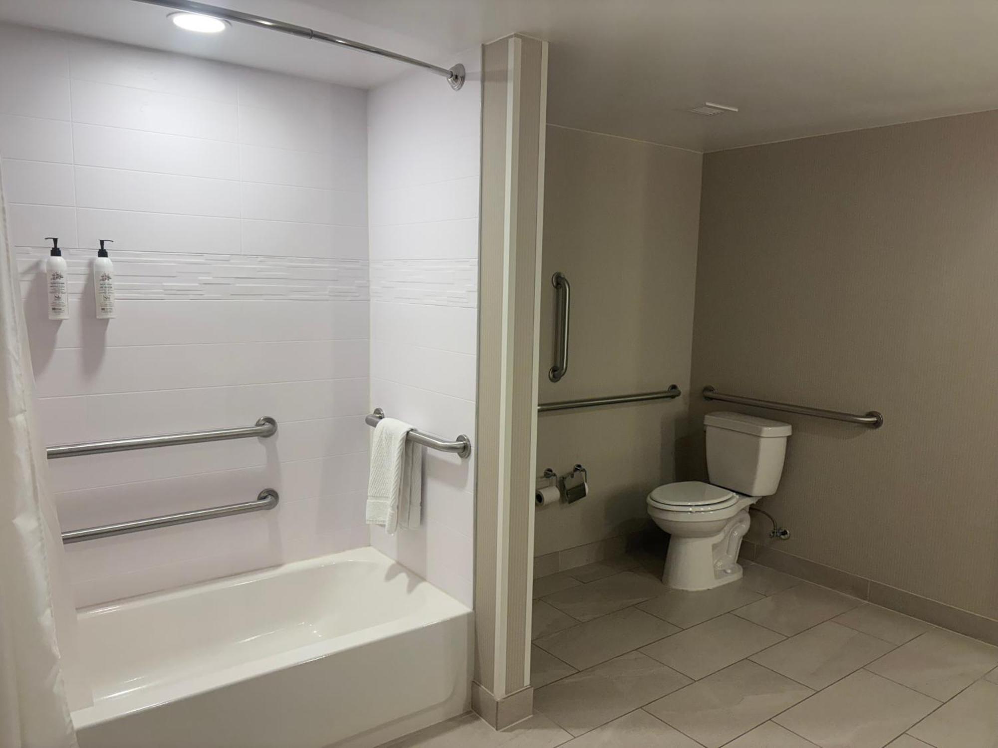 Delta Hotels By Marriott Indianapolis Airport Exterior foto